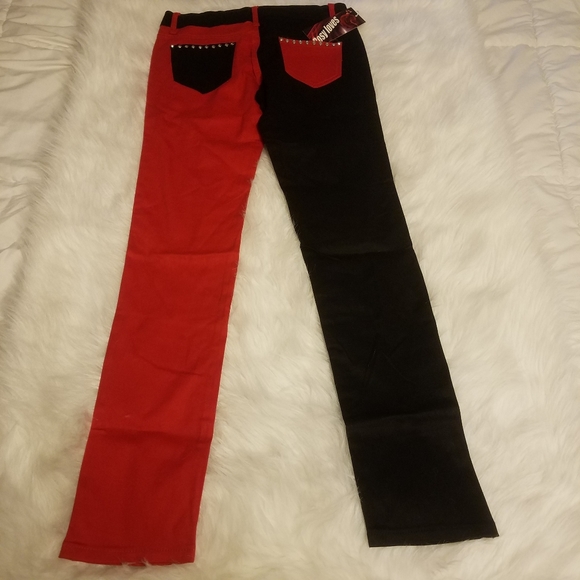 ROSY LOVES BLACK AND RED PANTS - Picture 6 of 6